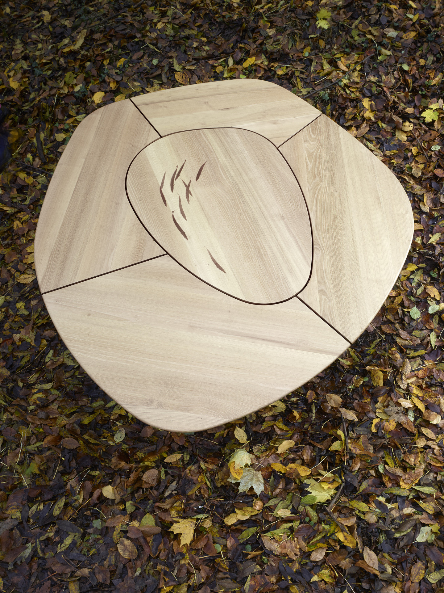 Architektka Daniela Polubědovová představila novou kolekci stolů Indiánské léto