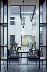 Coll Coll, bar Špejle, interiér