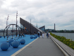 Promenáda vybízí k aktivnímu trávení volného času. 