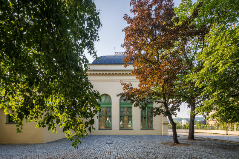 Cílem byla co nejcitlivější rekonstrukce objektu, která by obnovila původní výraz stavby. (Rekonstrukce restauračního pavilonu Bohemia; SGL Projekt)