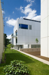 12Lofts, bytové domy v Praze - Bubenči z roku 2010.