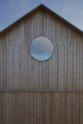 Zázemí údržby golfového rezortu v Ostravici pod Lysou horou od PAPOUSEK & SILHAN ARCHITECTS