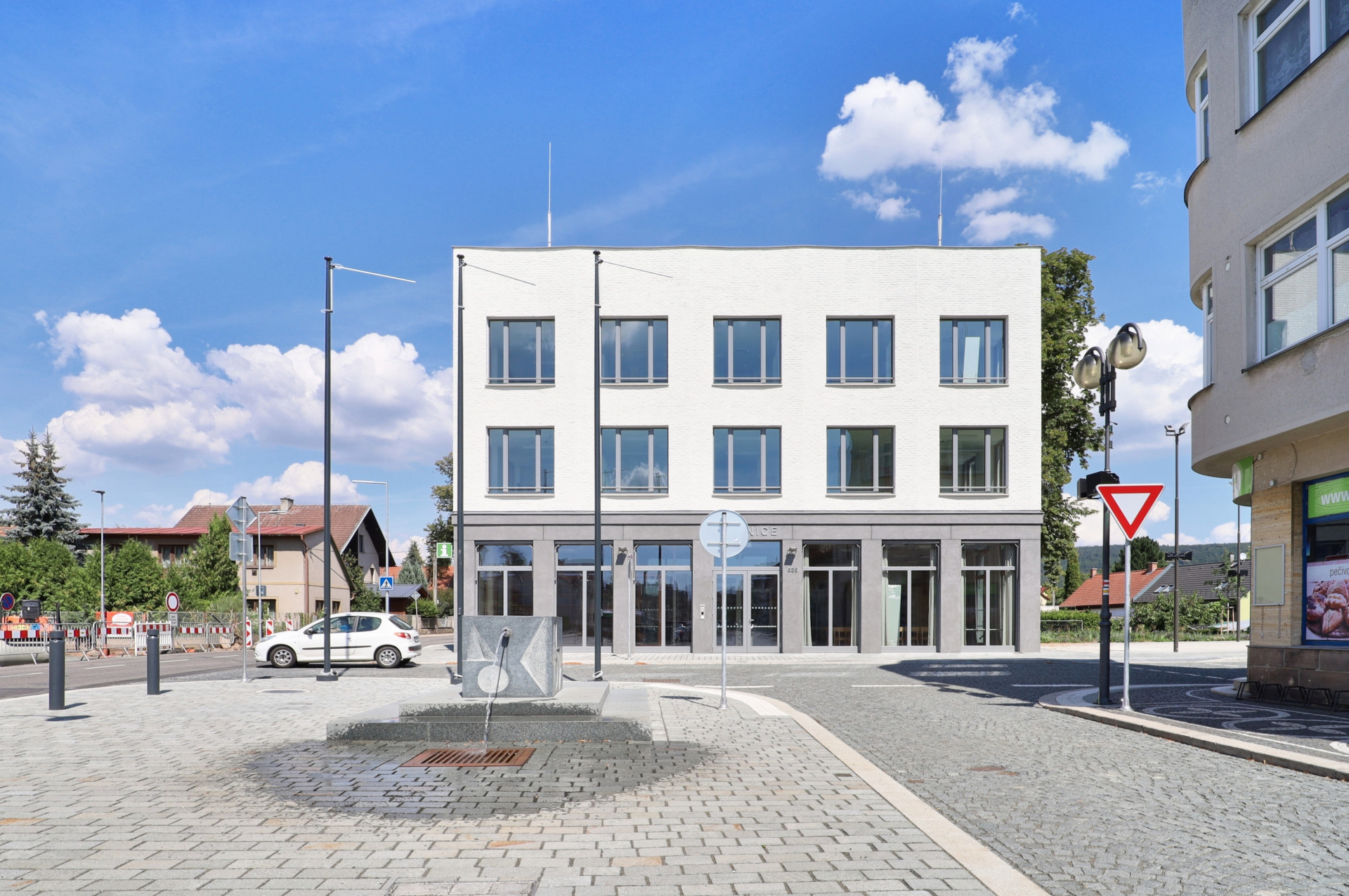 Nová radnice Lázní Bělohrad od studia re:architeti