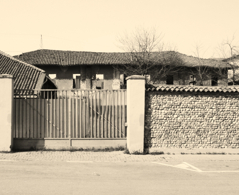 Šest řadovek ve starobyle stodole v Sesto San Giovanni, původní stav © Studio Roberto Mascazzini ArchitettoŠest řadovek ve starobyle stodole v Sesto San Giovanni, původní stav