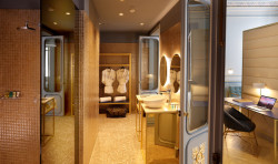 Mozaiky se hodí nejen na malé a složité plochy. Dokáží totiž probudit a ozdobit interiéry. 