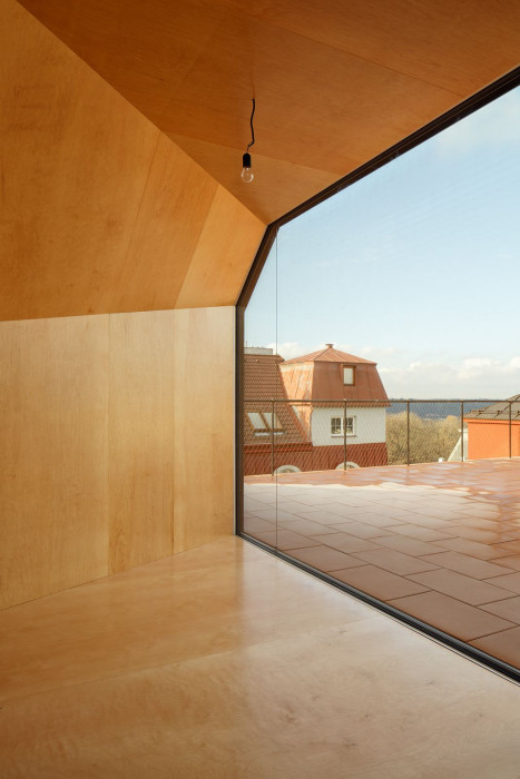 Uhlík architekti, Činžovní dům Letná, nástavba – foto