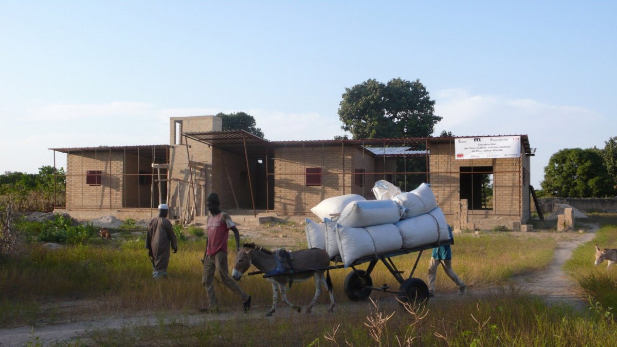 Projekt ekologické a trvale udržitelné vesnice H2OS v Senegalu pod vedením studia TAMassociati.