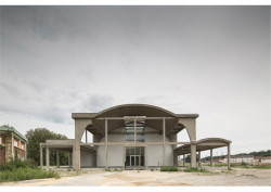 The Perret Hall - Cultural Centre, Atelier d'architecture Pierre Hebbelinck; HBAAT - HELEEN HART — MATHIEU BERTELOOT