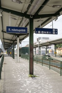 Před 83 lety odsud vyjel první židovský transport z Brna. (Památník zmizelých, atelier RAW)
