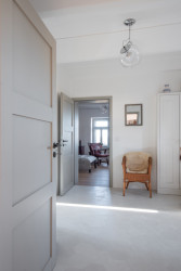 Skvadra architekti - Přestavba stavení v severních Čechách: V původní části stavení žijí prarodiče