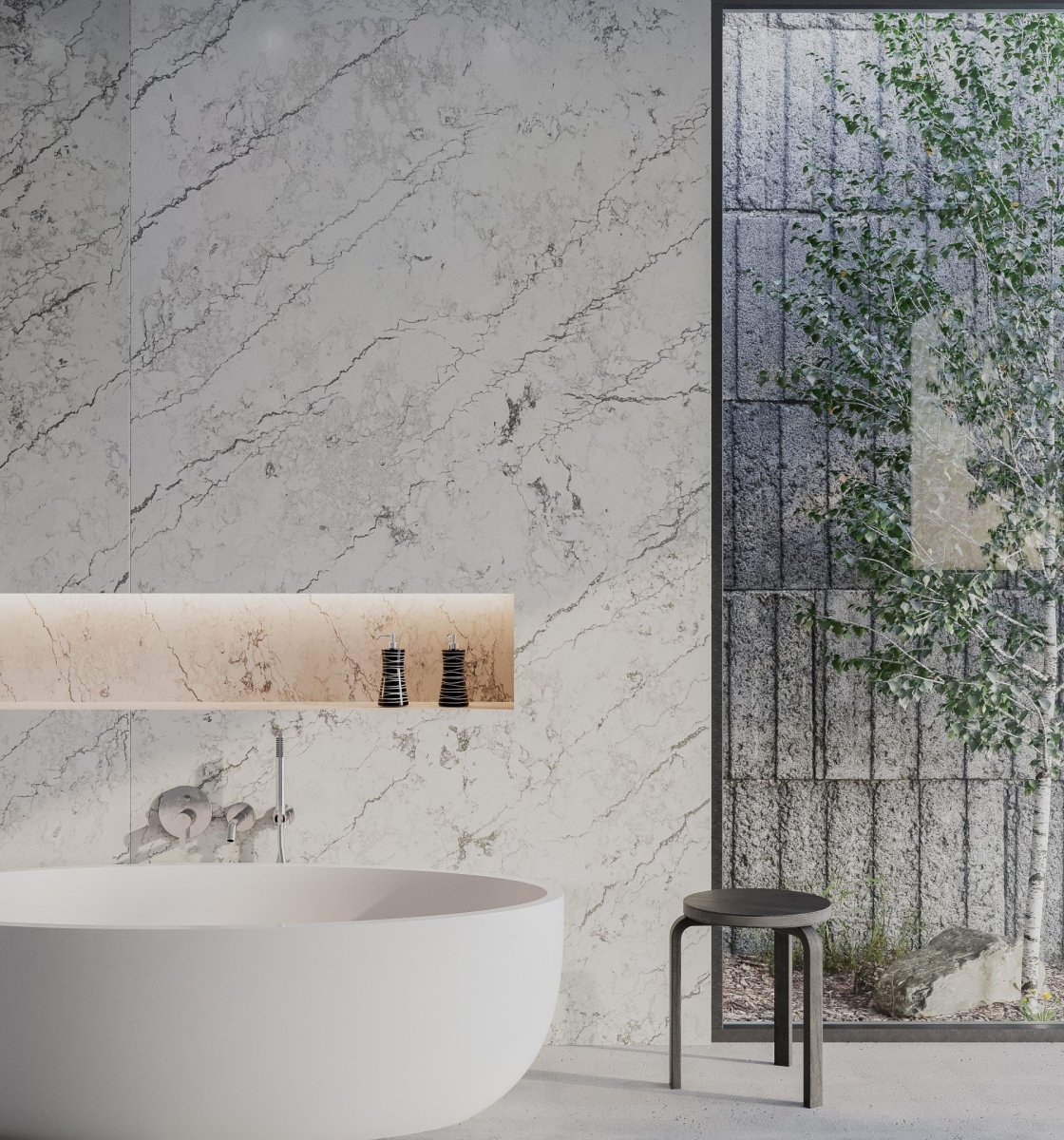 Společnost Technistone představuje nové dekory tvrzeného kamene inspirované luxusním mramorem: na obrázku dekor Romano Ricco