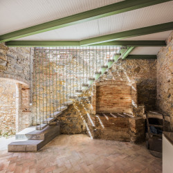 Proměna bývalé továrny na čokoládu v rezidenční objekt, Anna & Eugeni Bach