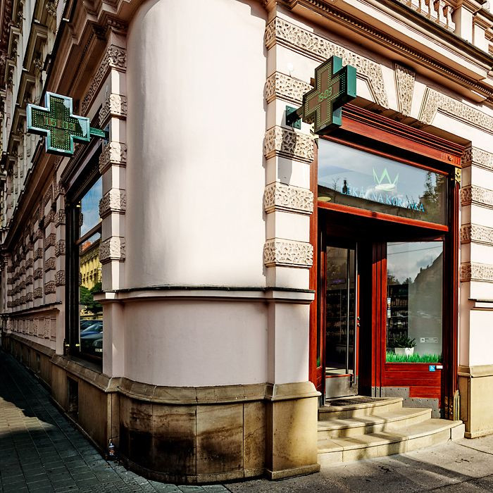 Adam Rujbr Architects, Lékárna Korunka Veveří - foto