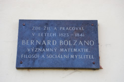 Obec Těchozub úspěšně pečuje o svoje památky a hrdě se hlásí k odkazu Bernarda Bolzana