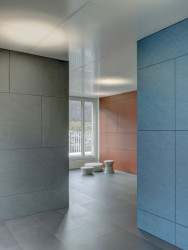 Vláknocementové desky mají využití v mnoha interiérech - v restauracích, galeriích, stanicích metra i doma. (na obrázku Industrie Gewerbe ve Švýcarsku, použití desky Avera AV030 AV050 AV040 AV060)