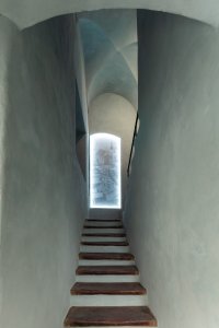Mlýnská brána je spojená ještě s tzv. Gardistkou, tedy strážnicí, kterou dříve obývala garda chránící olomoucké biskupy a arcibiskupy. (Ateliér Štěpán, Mlýnská brána v Kroměříži)