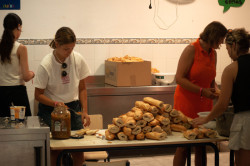 Stravování na EASA je tábornické - bílé pečivo 3x denně.