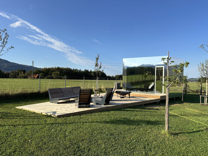 Pergoly a terasy terasa u zrcadlového domu Čeladná 