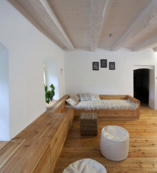 Světnice v Údolí, Debyt,