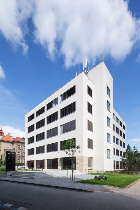 ov-a, Rekonstrukce a dostavba administrativní budovy Verona – foto