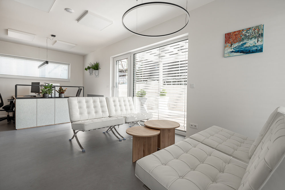 Komfortní zázemí výrobního areálu - interiér (Komerční dřevostavby od Eko Modular)