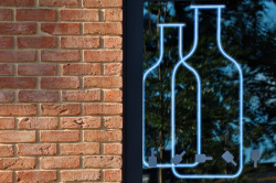 Dříve lihovar, dneska 240 bytů všech velikostí. A vyrostou další byty, kanceláře a restaurace.