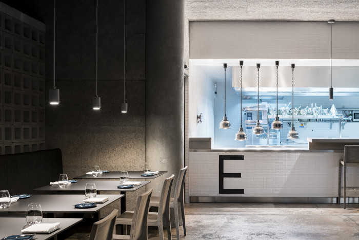 Interiér restaurace The Eatery navrhl ateliér NEUHÄUSL HUNAL