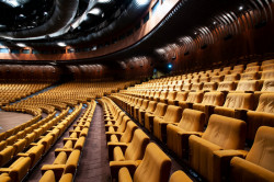 Interiér Istropolisu se dochoval ve svém původním provedení