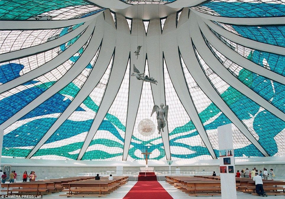 Katedrála Brasília, Oscar Niemeyer
