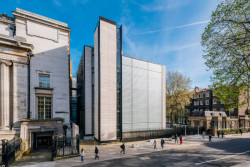 Nové křídlo Britského muzea, Rogers Stirk Harbour + Partners