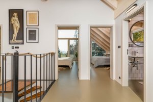 3K Architects zrekonstruovali rekreační chatu na Benešovsku na pozemku s ojedinělým severským rázem