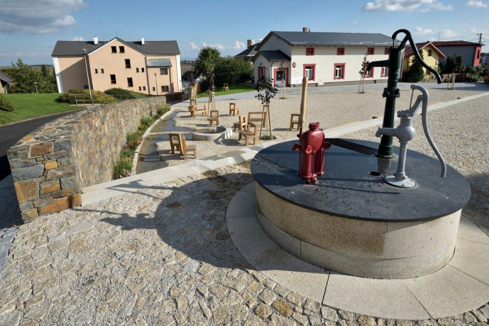 Náves ve Velké Polomi, Ateliér 38,