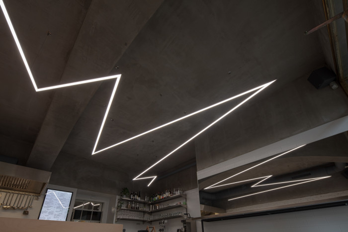 Bistro a rotisserie Kro Kitchen, NEUHÄUSL HUNAL