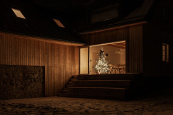 Chata Lipka v noci (Chata Lipka na Šumavě, Harazim Karel Architektura)