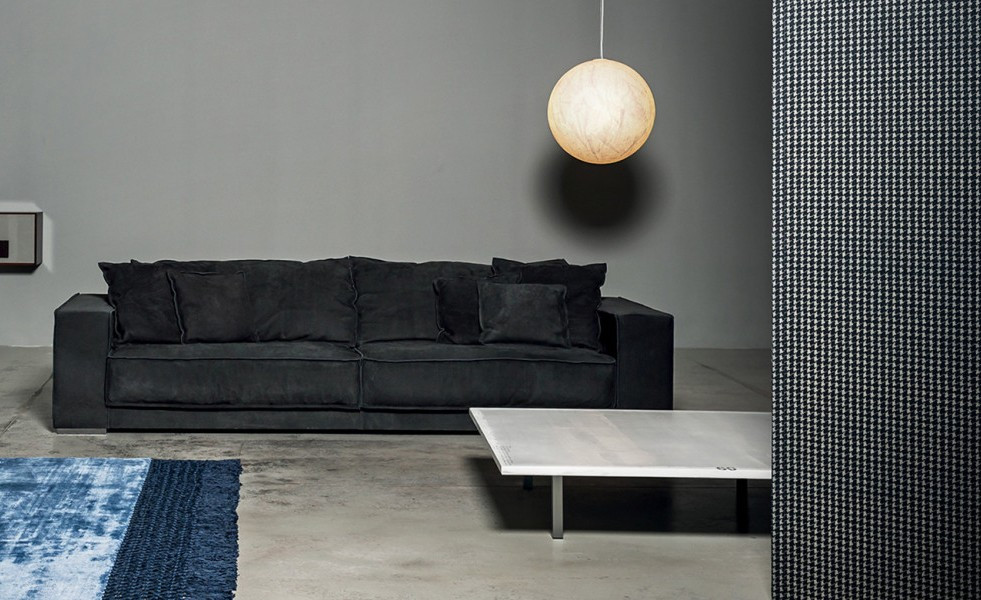 Pohovku Budapest Soft navrhla pro značku Baxter italská architektka a designérka Paola Navone.