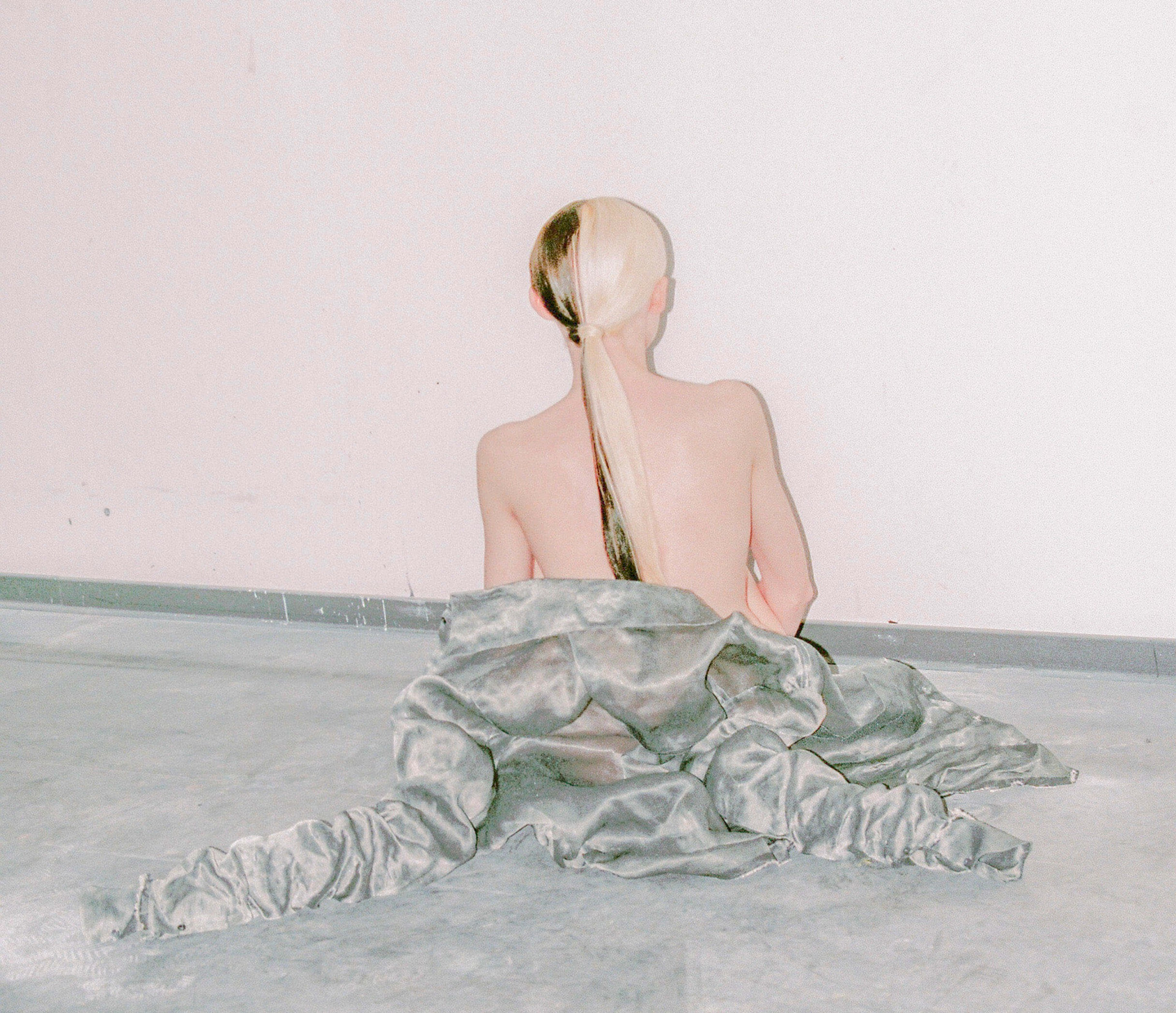 Natalie Nepovim, kolekce Exuviae, vítězka soutěže Diploma Selection 2021.