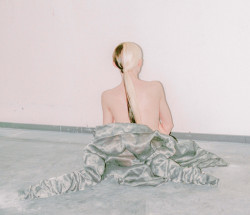 Natalie Nepovim, kolekce Exuviae, vítězka soutěže Diploma Selection 2021.