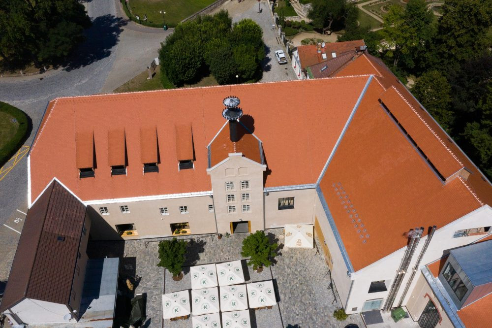 Střešní taška Bobrovka