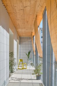 Bytový dům v Barceloně od ateliéru Peris+Toral Arquitectes