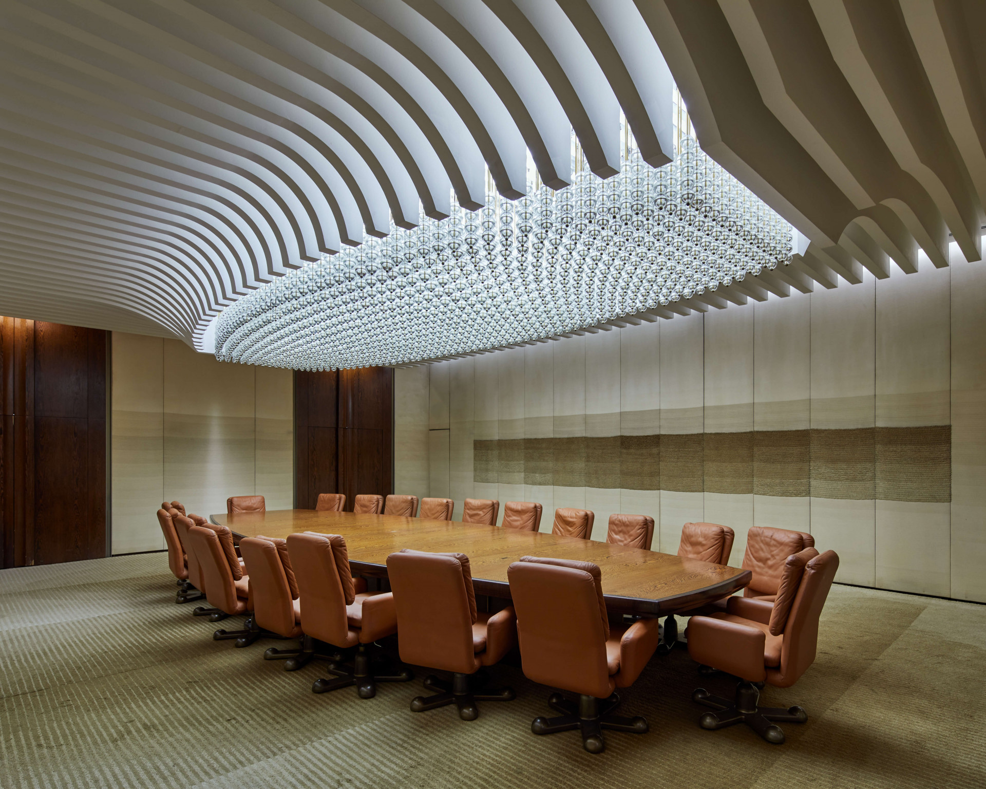 Slavnostní otevření Paláce kultury (známého také pod lidovou zkratkou Pakul) proběhlo 2. dubna 1981 za přílomnosti prezidenta ČSSR Gustáva Husáka. Jednalo se totiž o projekt ostře sledovaný komunisty, neboť se v něm měly konat velké stranické sjezdy.