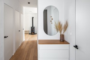 Iveta Langerová architekti navrhli rekonstrukci pražského rodinného domu, který se otevírá zeleni