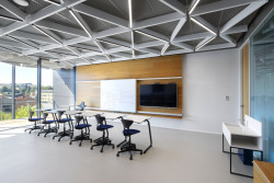 Na webináři společnosti Sto se dozvíte, jak navrhovat prostory pro vzdělávání a jak v nich skloubit vysoké nároky na odolnost, komfort, udržitelnost a estetiku.