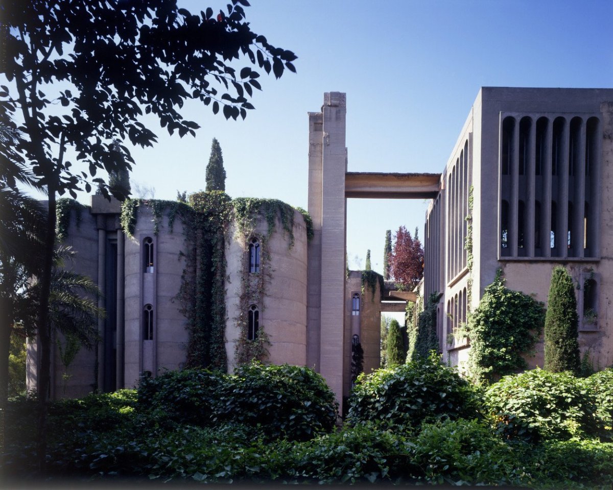 La Fábrica (ateliér a domov Ricarda Bofilla), dokončeno 1975