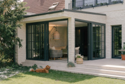 Interiérová designérka Kamila Jarkovská navrhla interiér zrekonstruovaného rodinného domu na pražském Žižkově