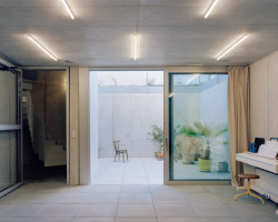 Vila Bôrik, PLURAL, LABAK - Podzemní patro obsahuje mimo technické zázemí také víceúčelový ateliér a saunu