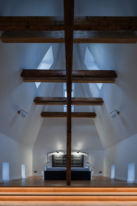 Zrekonstruovaná vila poblíž Prahy od Karnet architekti