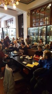 Zdeněk Lukeš: První jarní psí vycházka, kafé Barista Archa v Legiobance