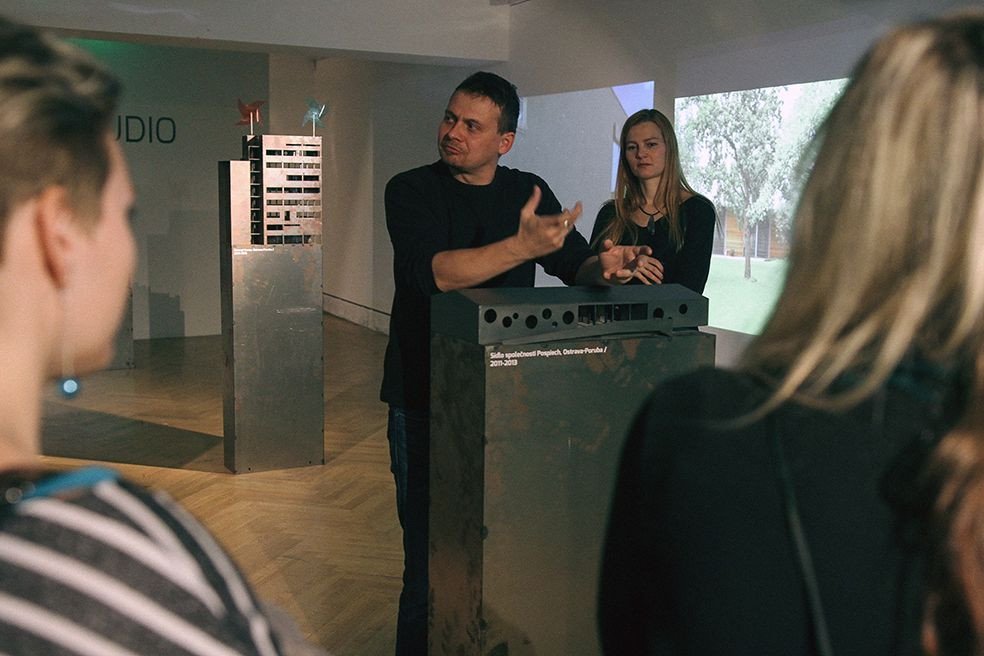 David Kotek a Kateřina Holenková, Výstava HIGH5 PROJEKTSTUDIO - foto