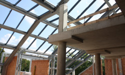 City Campus Ostrava, Zázemí sportu a behaviorálního zdraví, ATELIER SIMONA GROUP: Fotky ze stavby ukazují odhalenou konstrukci z železobetonu