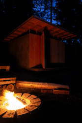 Útulňa pri Banskej Štiavnici, Ateliér HAUS / Miroslava Šestina, Tomáš Ružiak, Eva Šestina